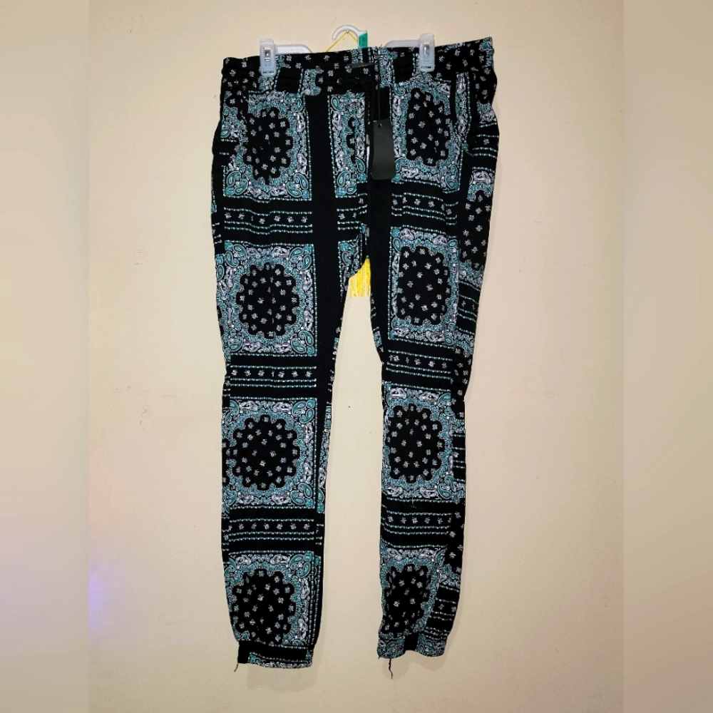 Joggers with pockets🆒️